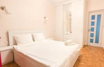 Фотографии Апартаменты Nice and cozy apartment on main street Chisinau г. Кишинёв (Молдова) №4 Фото Апартаменты Nice and cozy apartment on main street Chisinau г. Кишинёв 4