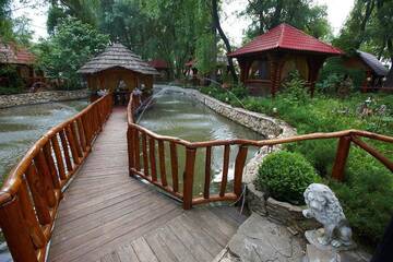 Фотографии Отель Pensiune turistică Hanul lui Vasile г. Кишинёв (Молдова) №4 Фото Отель Pensiune turistică Hanul lui Vasile г. Кишинёв 4