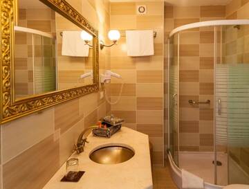 Фото номера Двухместный номер бизнес-класса с 1 кроватью Отель Weekend Boutique Hotel г. Кишинёв 13