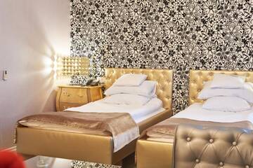 Фото номера Двухместный номер бизнес-класса с 1 кроватью Отель Weekend Boutique Hotel г. Кишинёв 2