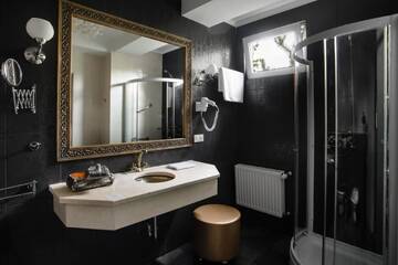 Фото номера Одноместный номер бизнес-класса Отель Weekend Boutique Hotel г. Кишинёв 3