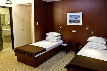 Фото номера Двухместный номер с 2 отдельными кроватями Отель Bed &amp; Breakfast Olsi г. Кишинёв 4
