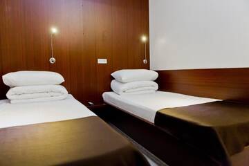 Фото номера Двухместный номер с 2 отдельными кроватями Отель Bed &amp; Breakfast Olsi г. Кишинёв 5