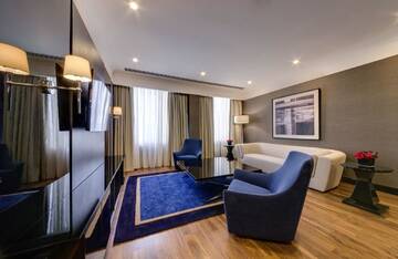 Фото номера Представительский люкс Отель Radisson Blu Leogrand Hotel г. Кишинёв 3