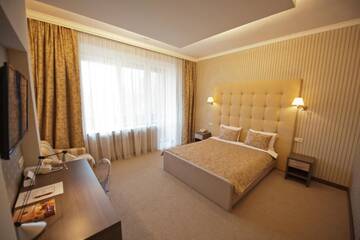 Фото номера Двухместный номер Делюкс с 1 кроватью Отель Jolly Alon Hotel г. Кишинёв 5