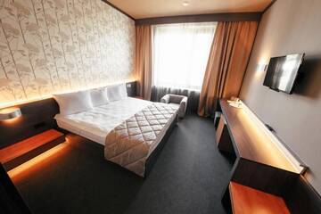Фото номера Улучшенный двухместный номер с 1 кроватью Отель Jolly Alon Hotel г. Кишинёв 2
