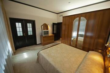 Фото номера Люкс Отель Jolly Alon Hotel г. Кишинёв 3