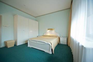 Фото номера Люкс Отель Jolly Alon Hotel г. Кишинёв 8