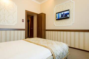 Фото номера Улучшенный одноместный номер Отель Jolly Alon Hotel г. Кишинёв 3