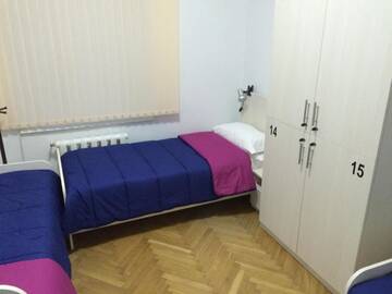Фото номера Кровать в общем номере для мужчин Хостелы Suisse Hostel г. Кишинёв 8