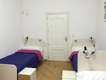 Фото номера Кровать в общем номере для мужчин Хостелы Suisse Hostel г. Кишинёв 9