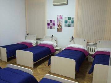 Фото номера Кровать в общем 8-местном номере для мужчин и женщин Хостелы Suisse Hostel г. Кишинёв 3
