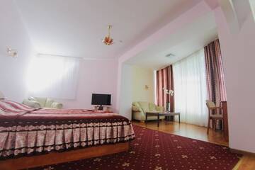 Фото номера Улучшенный двухместный номер с 1 кроватью Отель Villa Arus г. Кишинёв 5