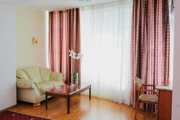 Фото номера Улучшенный двухместный номер с 1 кроватью Отель Villa Arus г. Кишинёв 6