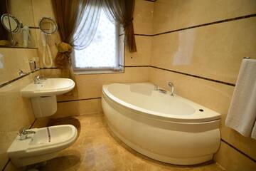 Фото номера Люкс Апарт-отели Hotel Prestige г. Кишинёв 4