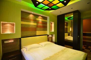 Фото номера Семейный люкс Апарт-отели Hotel Prestige г. Кишинёв 2