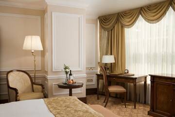 Фото номера Двухместный номер Делюкс с 1 кроватью Отель Nobil Luxury Boutique Hotel г. Кишинёв 4