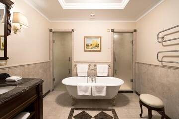 Фото номера Полулюкс Отель Nobil Luxury Boutique Hotel г. Кишинёв 5