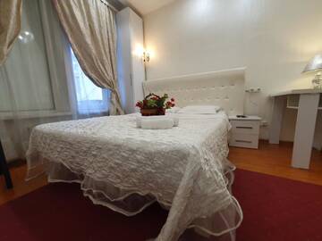 Фото номера Небольшой двухместный номер с 1 кроватью Отель Bella Donna Hotel г. Кишинёв 2