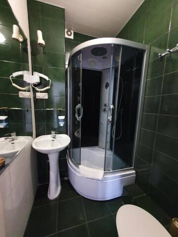 Фото номера Двухместный номер с 2 отдельными кроватями Отель Bella Donna Hotel г. Кишинёв 8