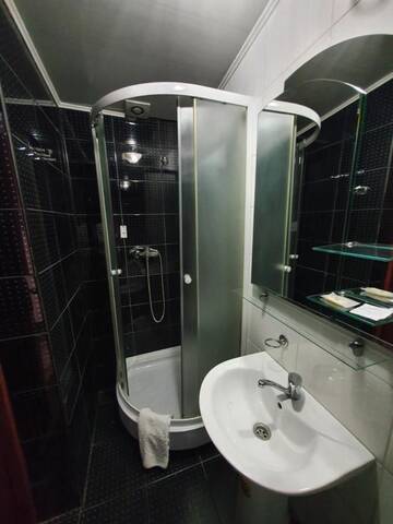 Фото номера Двухместный номер с 2 отдельными кроватями Отель Bella Donna Hotel г. Кишинёв 7
