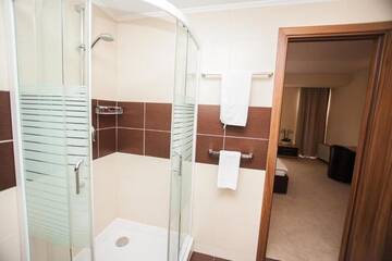 Фото номера Улучшенный двухместный номер с 1 кроватью Отель Jazz Hotel г. Кишинёв 9