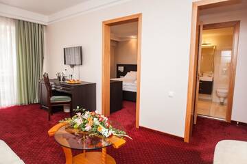 Фото номера Люкс Отель Jazz Hotel г. Кишинёв 7