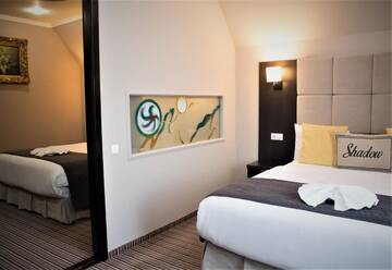 Фото номера Апартаменты с 2 спальнями Отель Shadow Boutique Hotel &amp; Spa г. Кишинёв 5