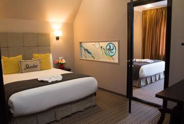 Фото номера Апартаменты с 2 спальнями Отель Shadow Boutique Hotel &amp; Spa г. Кишинёв 4