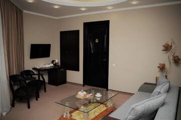Фото номера Апартаменты Делюкс Отель Shadow Boutique Hotel &amp; Spa г. Кишинёв 3