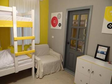 Фото номера Кровать в общем 4-местном номере для мужчин и женщин Хостелы Chill Hostel Кишинев г. Кишинёв 3