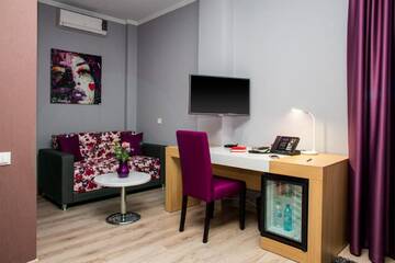 Фото номера Двухместный номер бизнес-класса с 1 кроватью Отель City Park Hotel г. Кишинёв 10