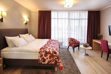 Фото номера Двухместный номер бизнес-класса с 1 кроватью Отель City Park Hotel г. Кишинёв 16