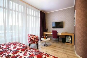 Фото номера Двухместный номер бизнес-класса с 1 кроватью Отель City Park Hotel г. Кишинёв 14