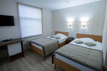 Фото номера Трехместный номер Отель Hotel &amp; Spa Natali г. Кишинёв 5
