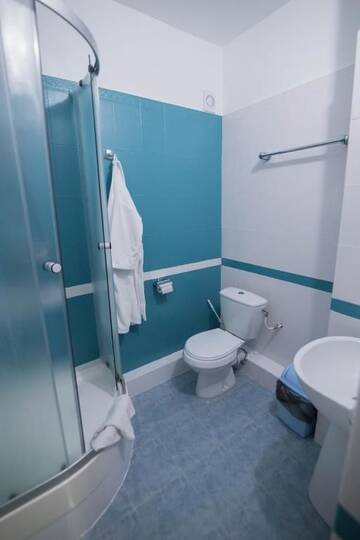 Фото номера Трехместный номер Отель Hotel &amp; Spa Natali г. Кишинёв 2
