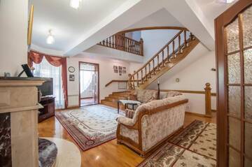 Фото номера Номер с 3 спальнями Виллы Magnificent Villa г. Кишинёв 45