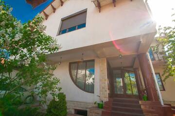 Фото номера Номер с 3 спальнями Виллы Magnificent Villa г. Кишинёв 9