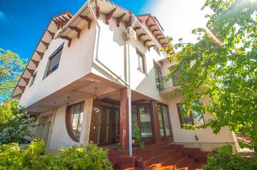 Фото номера Номер с 3 спальнями Виллы Magnificent Villa г. Кишинёв 7