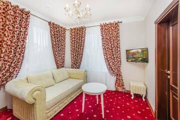 Фото номера Люкс с кроватью размера «king-size» и балконом Отель Park Lane Hotel г. Кишинёв 5