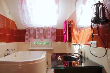 Фото номера Двухместный номер Делюкс с 1 кроватью и ванной Гостевой дом The Green Guest House г. Кишинёв 9