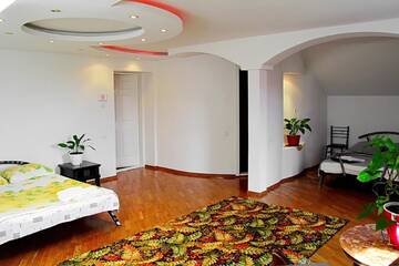 Фото номера Четырехместный номер &quot;Комфорт&quot; Гостевой дом The Green Guest House г. Кишинёв 5