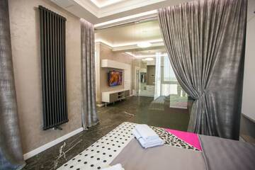 Фото номера Улучшенные апартаменты Апартаменты DOUBLE SkyHouse Exclusive Apartments г. Кишинёв 3