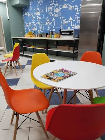 Фото номера Кровать в общем 6-местном номере для женщин Хостелы Hostel City Center г. Кишинёв 14