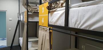 Фото номера Кровать в общем 6-местном номере для женщин Хостелы Hostel City Center г. Кишинёв 15