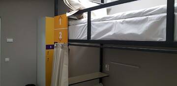 Фото номера Кровать в общем номере для мужчин с 4 кроватями Хостелы Hostel City Center г. Кишинёв 4