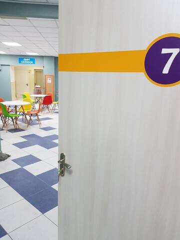 Фото номера Кровать в общем 6-местном номере для женщин Хостелы Hostel City Center г. Кишинёв 6