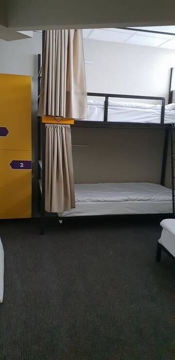 Фото номера Стандартный трехместный номер Хостелы Hostel City Center г. Кишинёв 5