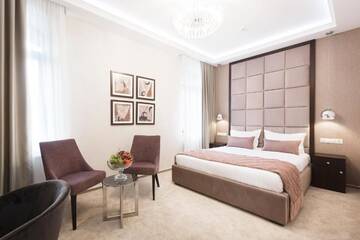 Фото номера Улучшенный номер с кроватью размера «king-size» Отель Roxen Hotel&amp;Spa г. Кишинёв 2