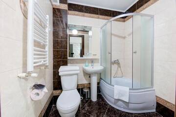 Фото номера Двухместный номер с 1 кроватью и балконом Отель Catherine Hotel г. Кишинёв 14